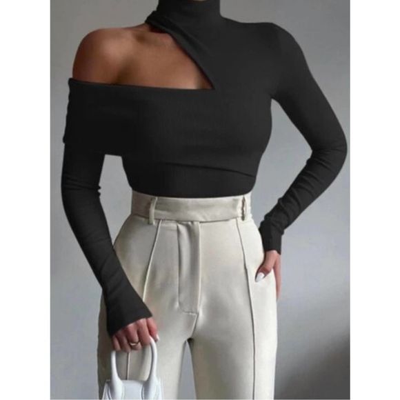 Commence Tops - Commence NWT Cut Out Long Sleeve Mockneck Ribbed Top Size M Black